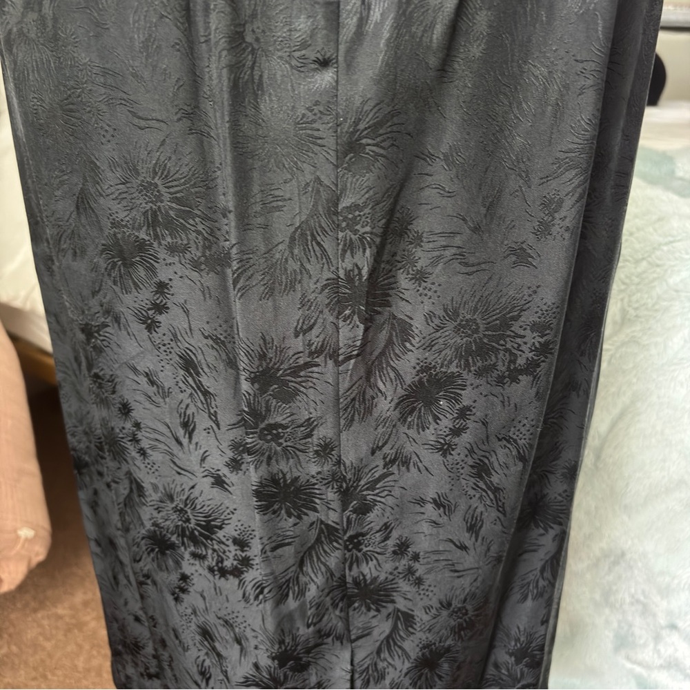 Chic Black Patterned Midi Skirt - image 4